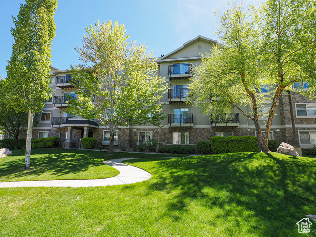 1230 E PRIVET DR #214, Salt Lake City UT 84121