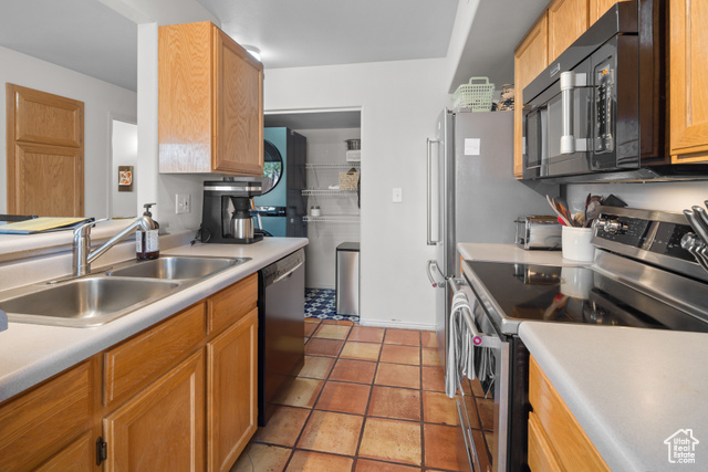 Photo 9 for MLS #2071924 at 3354 E Fairway Loop
