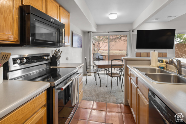 Photo 10 for MLS #2071924 at 3354 E Fairway Loop