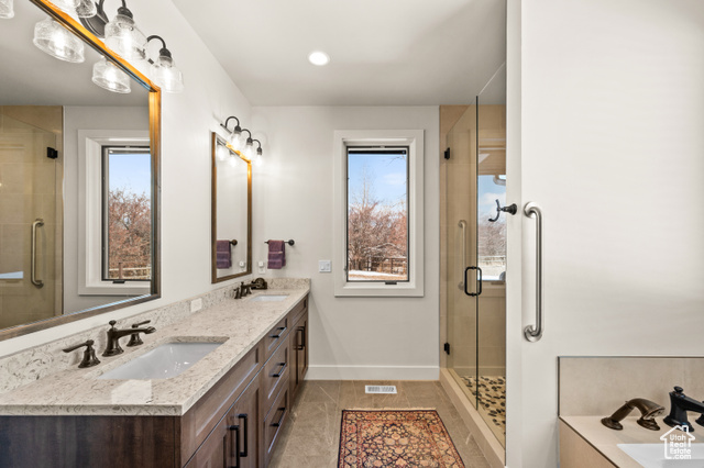 Photo 13 for MLS #2072280 at 481 Thorn View Ct #6