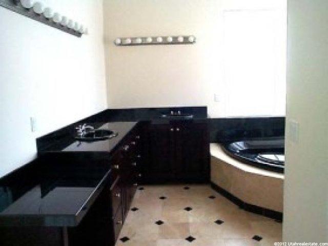 708 Eagleridge Dr, Bountiful, UT 84010 — photo 2