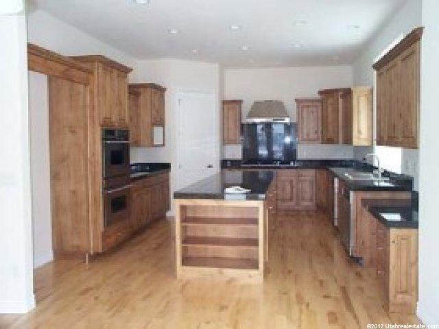 708 Eagleridge Dr, Bountiful, UT 84010 — photo 4