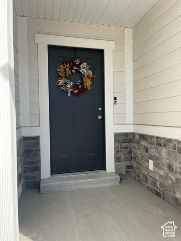 Photo 2 for MLS #2072622 at 956 W 40 North
