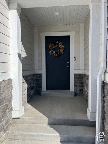 Photo 3 for MLS #2072622 at 956 W 40 North
