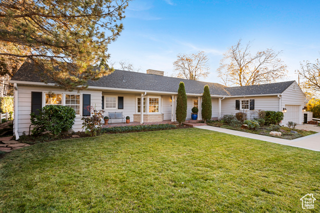 Photo 8 for MLS #2072634 at 2532 E Maywood Dr