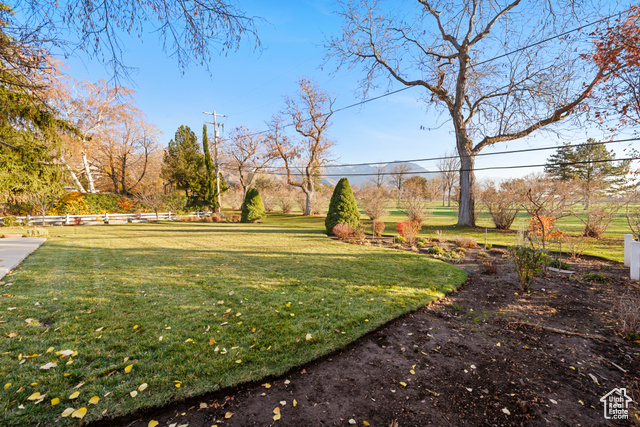 Photo 50 for MLS #2072634 at 2532 E Maywood Dr