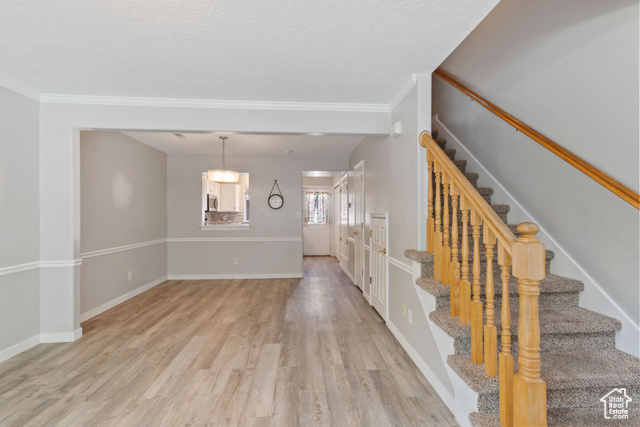 Photo 4 for MLS #2072783 at 962 N Independence