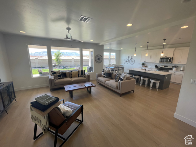 Photo 6 for MLS #2072922 at 813 W Rust Dr