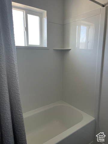 Photo 11 for MLS #2073216 at 4937 E Lake Dr
