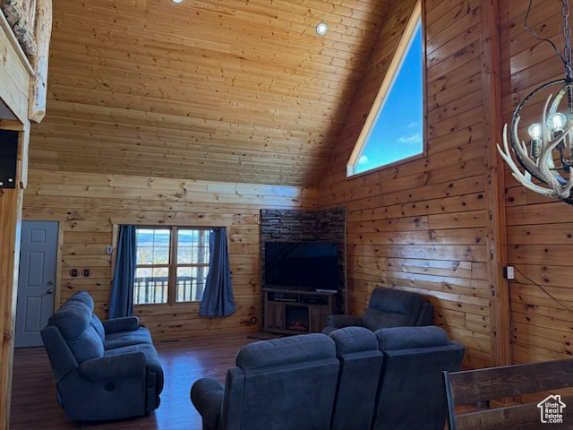 Photo 8 for MLS #2073394 at 18245 W Caravan Ln