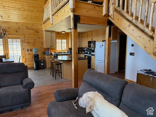 Photo 10 for MLS #2073394 at 18245 W Caravan Ln