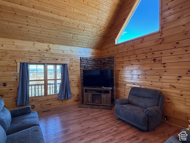 Photo 9 for MLS #2073394 at 18245 W Caravan Ln