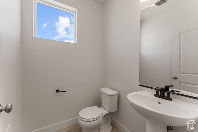 Photo 13 for MLS #2074011 at 561 W Aqua Cv #507