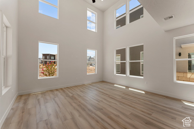 Photo 4 for MLS #2074011 at 561 W Aqua Cv #507