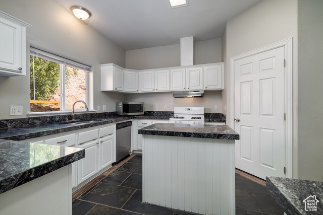Photo 5 for MLS #2074161 at 7461 W Deep Creek Rd