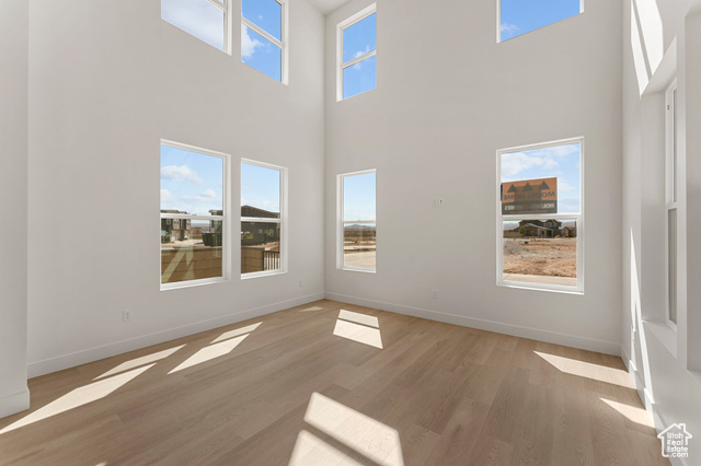 Photo 10 for MLS #2074615 at 518 W Olive Ln