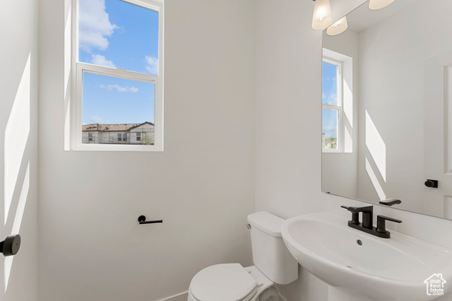 Photo 15 for MLS #2074615 at 518 W Olive Ln