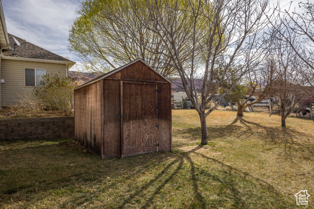 Photo 41 for MLS #2074833 at 98 E Mt Peale Dr