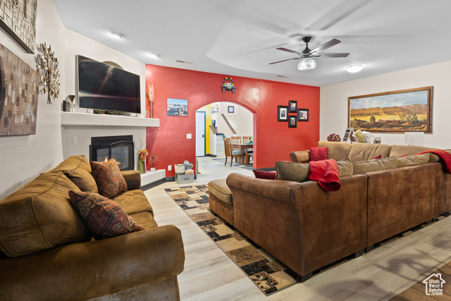 Photo 7 for MLS #2074833 at 98 E Mt Peale Dr
