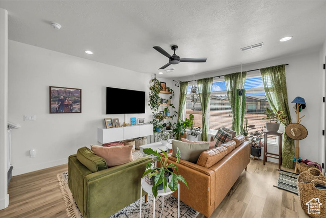 Photo 7 for MLS #2074897 at 687 S Guy Ln #1