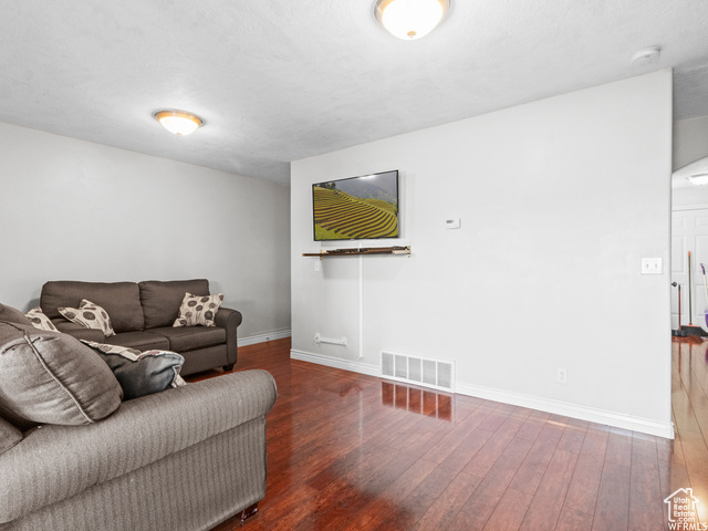 Photo 2 for MLS #2075070 at 652 W Pimlico Dr