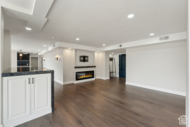 Photo 7 for MLS #2075085 at 875 S Donner Way 1506 Way #1506