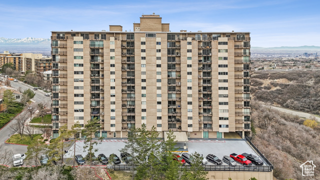 Photo 41 for MLS #2075085 at 875 S Donner Way 1506 Way #1506