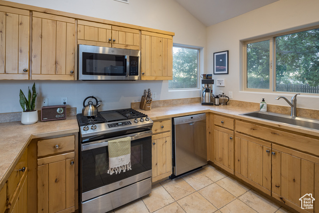Photo 11 for MLS #2075175 at 3686 Spanish Dr #W1