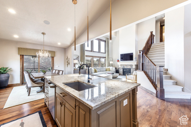 Photo 12 for MLS #2075256 at 254 N Abajo Peak Way