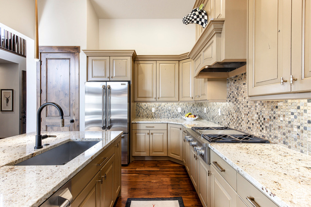 Photo 11 for MLS #2075256 at 254 N Abajo Peak Way