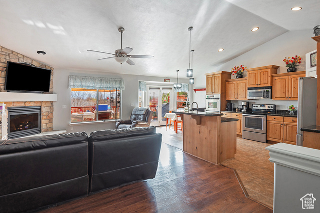 Photo 8 for MLS #2075374 at 1288 S Pondside Dr