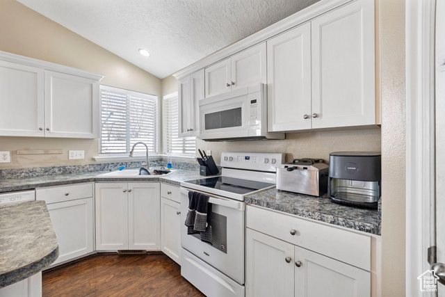 Photo 8 for MLS #2075397 at 4176 N Pilgrims Cir