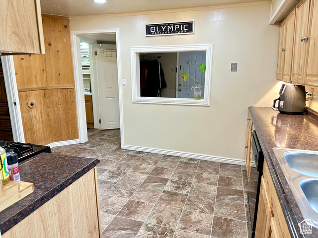 Photo 19 for MLS #2075518 at 2170 S Polk Ave