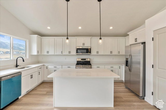 Photo 9 for MLS #2075617 at 2329 E Woodbury Ln