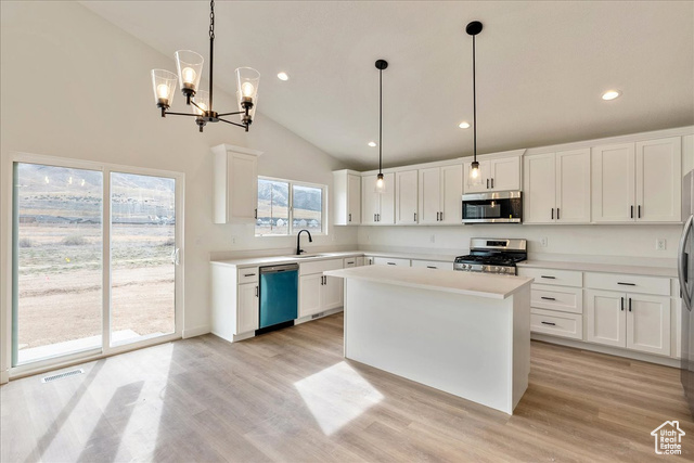 Photo 8 for MLS #2075617 at 2329 E Woodbury Ln