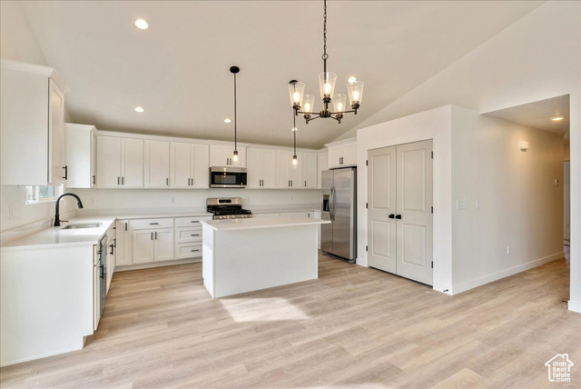 Photo 7 for MLS #2075617 at 2329 E Woodbury Ln