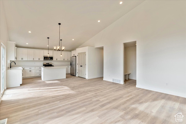 Photo 6 for MLS #2075617 at 2329 E Woodbury Ln