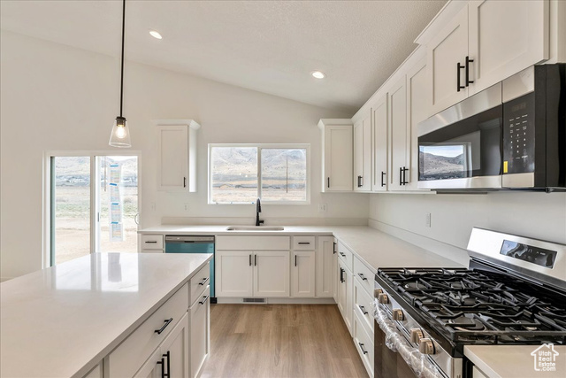 Photo 11 for MLS #2075617 at 2329 E Woodbury Ln