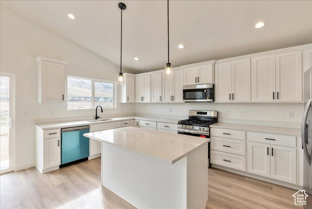 Photo 10 for MLS #2075617 at 2329 E Woodbury Ln