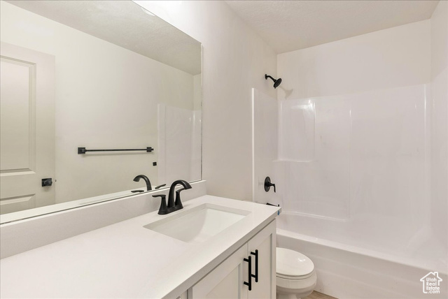 Photo 16 for MLS #2075617 at 2329 E Woodbury Ln