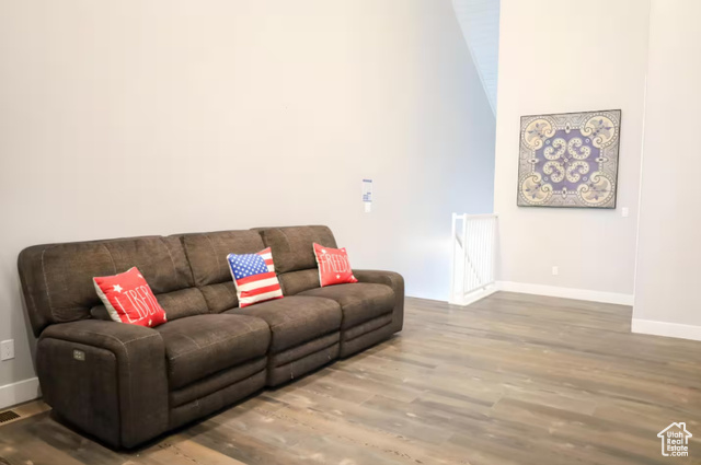 Photo 9 for MLS #2075668 at 4277 W Canterbury Rd