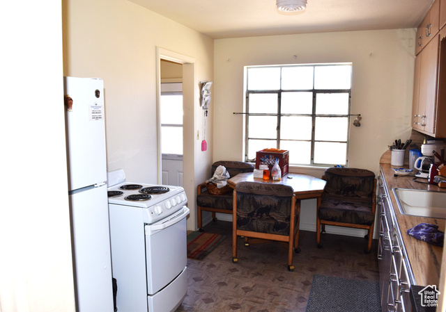 Photo 12 for MLS #2075724 at 255 S Center St