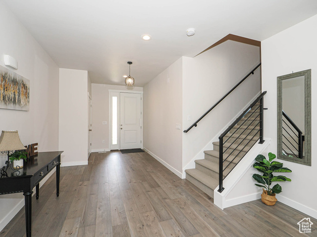 Photo 10 for MLS #2075759 at 451 W Glenview Loop
