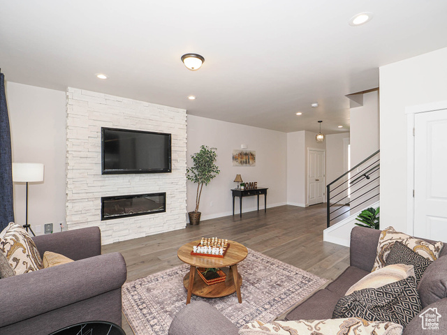 Photo 20 for MLS #2075759 at 451 W Glenview Loop