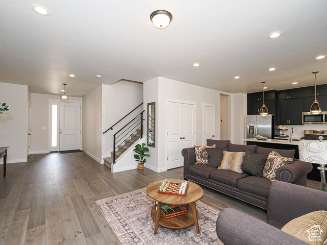 Photo 18 for MLS #2075759 at 451 W Glenview Loop