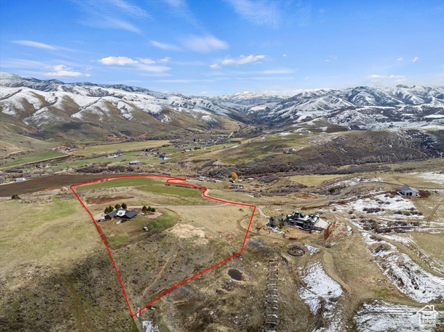 Photo 6 for MLS #2075773 at 288 W Woods Creek Dr