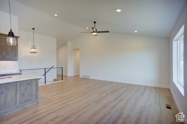 Photo 32 for MLS #2075782 at 427 E Redwood Ln #120