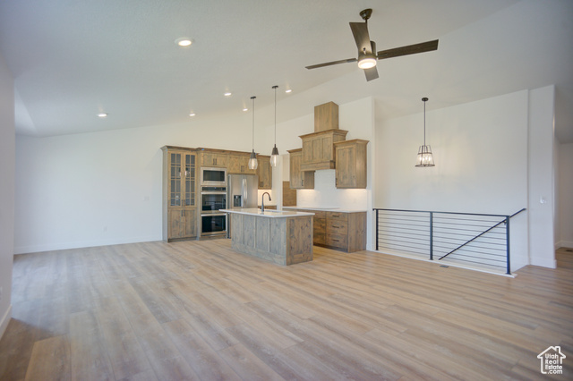 Photo 13 for MLS #2075782 at 427 E Redwood Ln #120