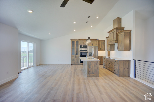 Photo 7 for MLS #2075782 at 427 E Redwood Ln #120
