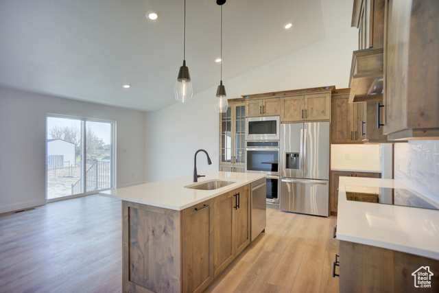 Photo 10 for MLS #2075782 at 427 E Redwood Ln #120